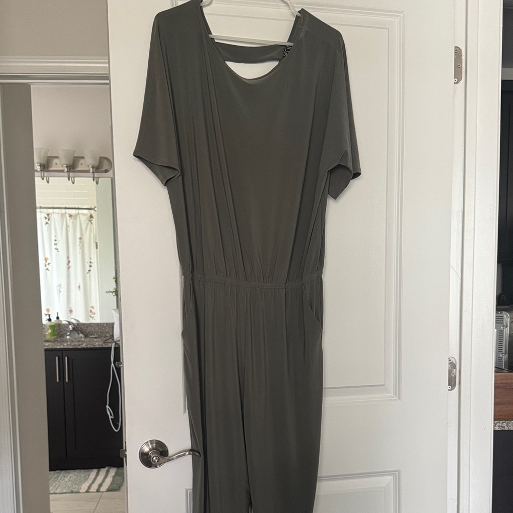 CIARA SUNWOO - olive jumpsuit